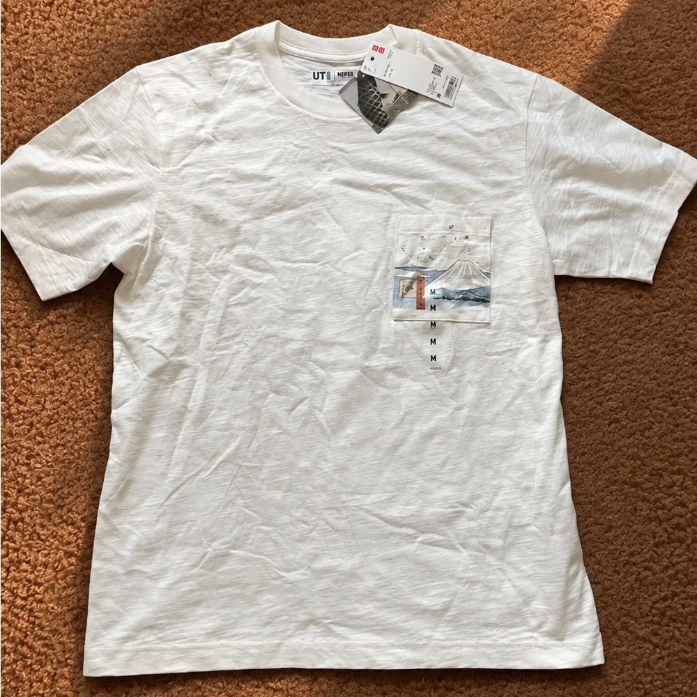Uniqlo White Short Sleeve Pocket Tee with Subtle Graphic